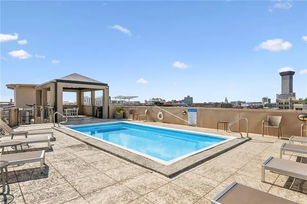 $2,000 | 333 Julia Street, Unit 220, New Orleans, LA 70130