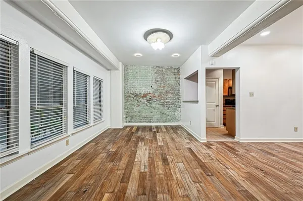 $2,000 | 333 Julia Street, Unit 220, New Orleans, LA 70130