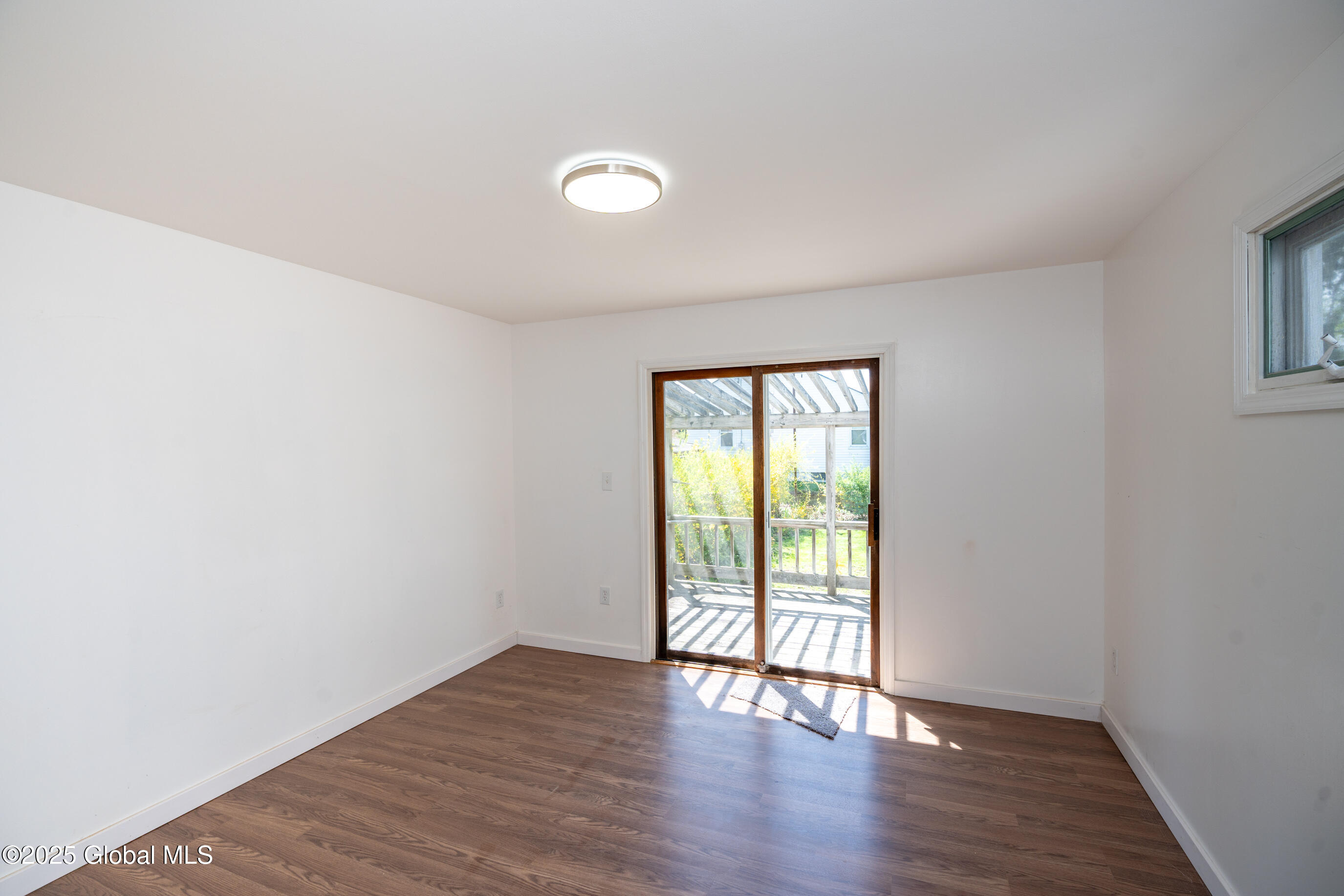 1538 Nott Street Schenectady, NY 12308 - Photo 11 of 44 044-1538-Nott-St