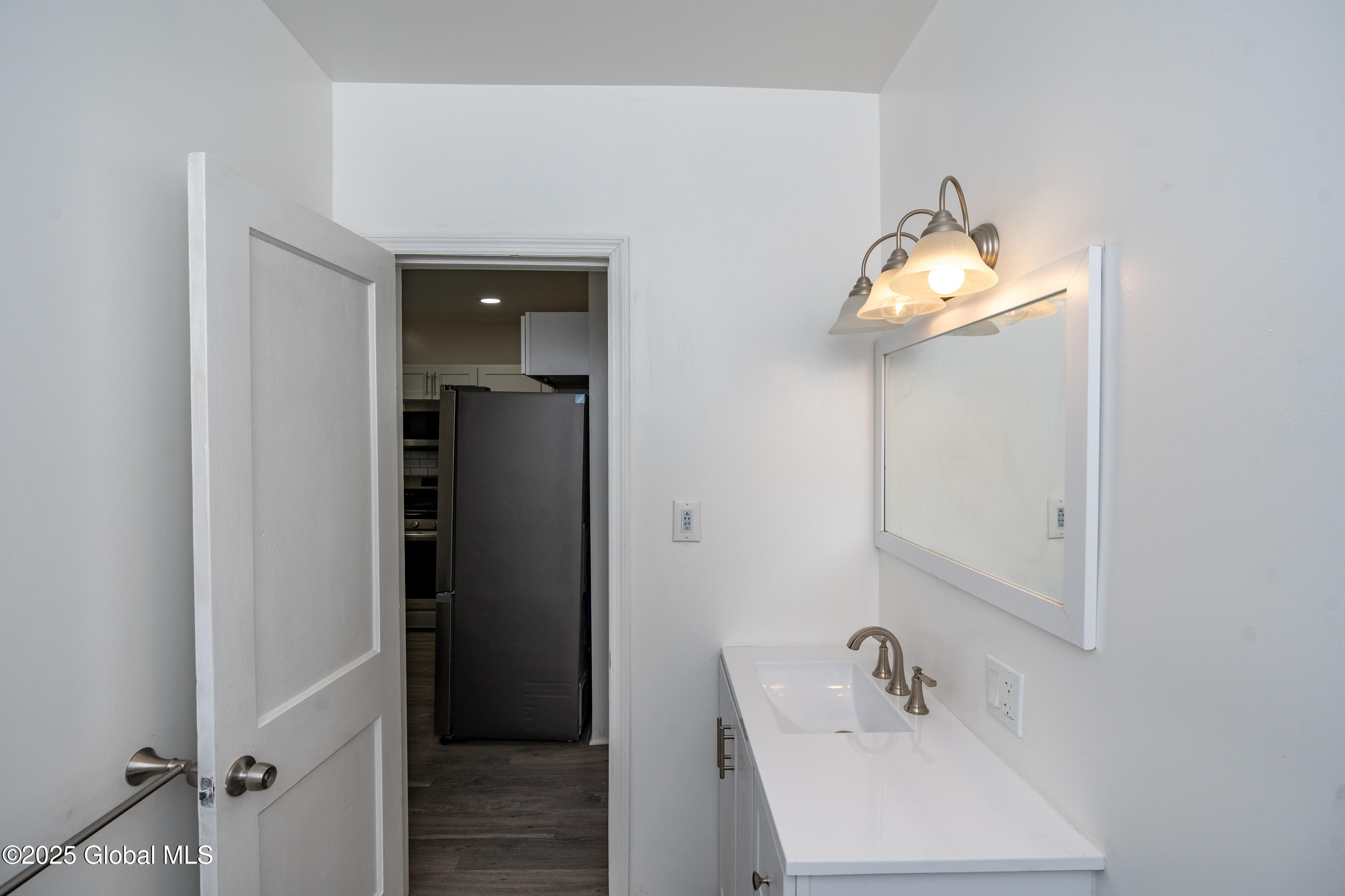 1538 Nott Street Schenectady, NY 12308 - Photo 14 of 44 038-1538-Nott-St
