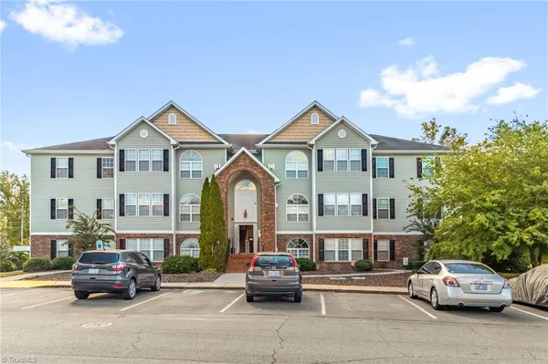 $185,000 | 1620 Cherry Blossom Lane, Unit 204, Winston-Salem, NC 27127