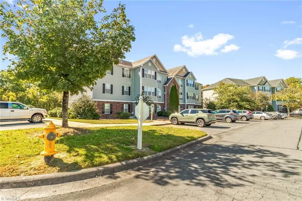 $185,000 | 1620 Cherry Blossom Lane, Unit 204, Winston-Salem, NC 27127