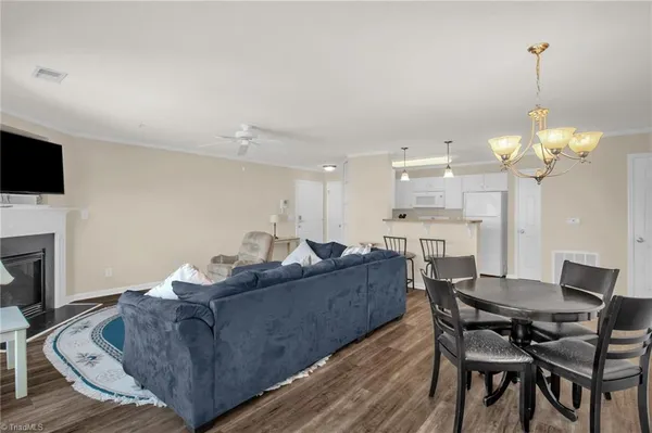 $185,000 | 1620 Cherry Blossom Lane, Unit 204, Winston-Salem, NC 27127