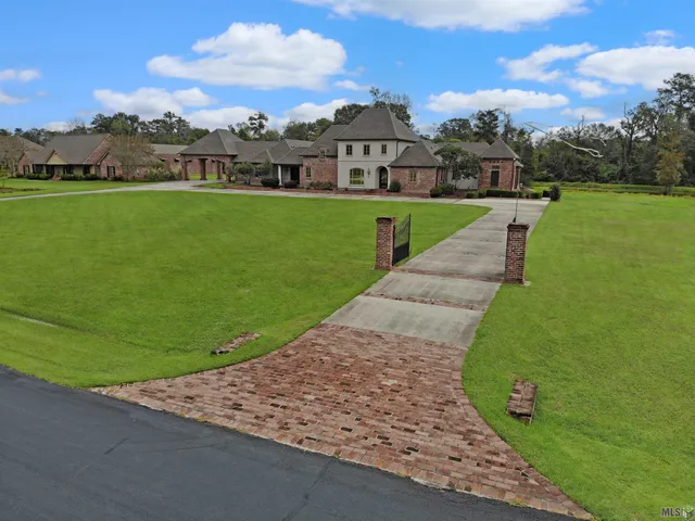 $1,100,000 | 21340 Stonebridge Court, Denham Springs, LA 70726