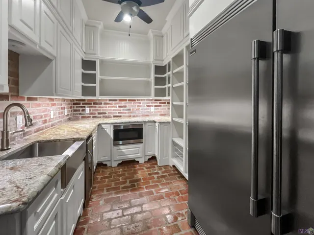 $1,100,000 | 21340 Stonebridge Court, Denham Springs, LA 70726