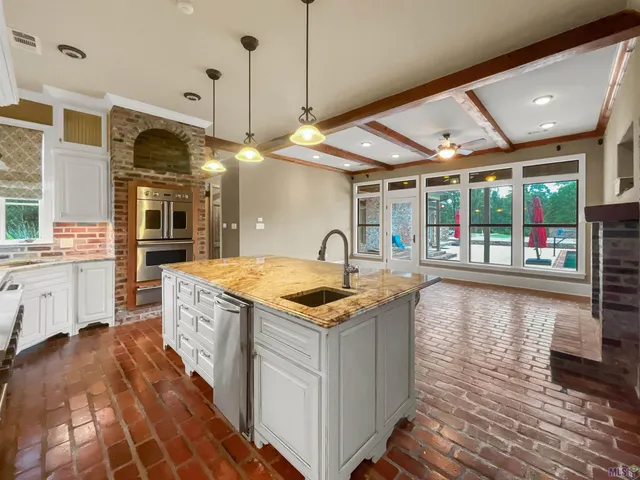 $1,100,000 | 21340 Stonebridge Court, Denham Springs, LA 70726