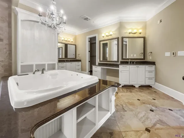 $1,100,000 | 21340 Stonebridge Court, Denham Springs, LA 70726