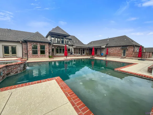 $1,100,000 | 21340 Stonebridge Court, Denham Springs, LA 70726