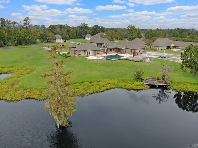 $1,100,000 | 21340 Stonebridge Court, Denham Springs, LA 70726