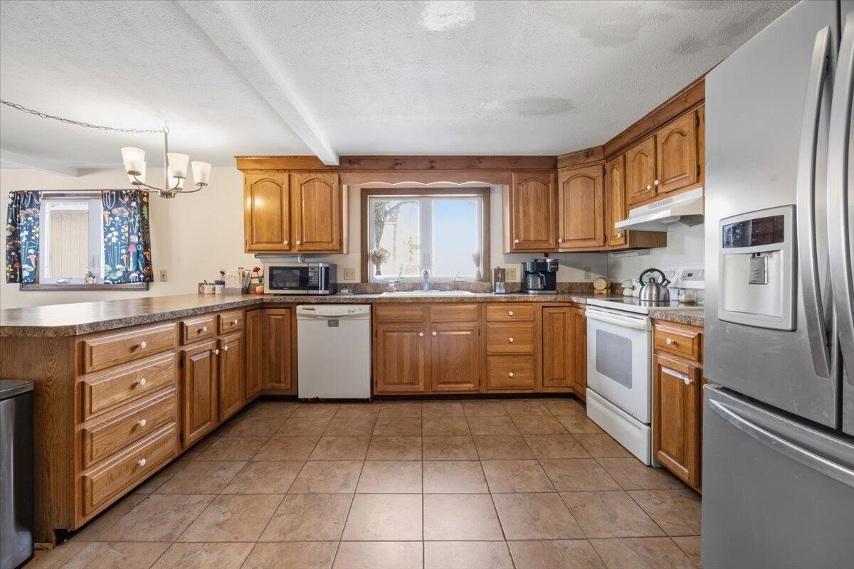 10-12 Maple Street Biddeford, ME 04005 - Photo 8 of 41 09-10 Maple-9