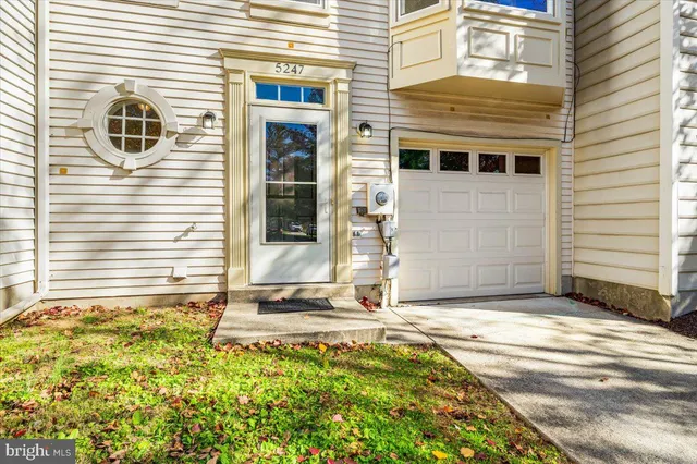 a view of a entryway of the house