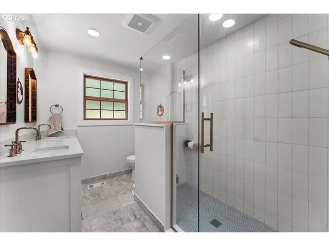 $1,195,000 | 22950 Southeast Filbert Road, Eagle Creek, OR 97022