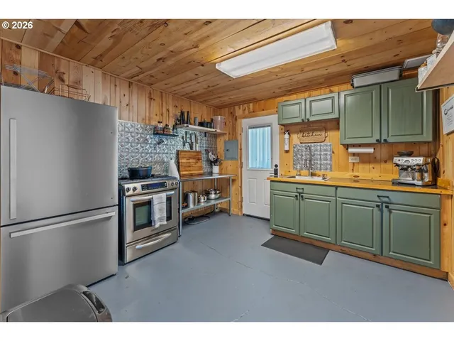 $1,195,000 | 22950 Southeast Filbert Road, Eagle Creek, OR 97022