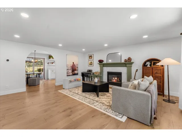 $1,195,000 | 22950 Southeast Filbert Road, Eagle Creek, OR 97022