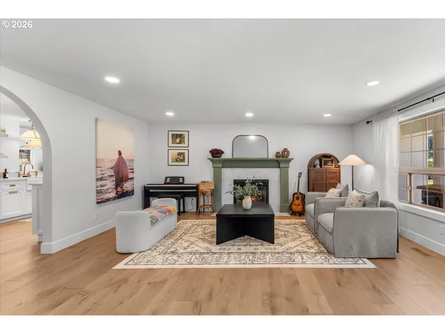 $1,195,000 | 22950 Southeast Filbert Road, Eagle Creek, OR 97022