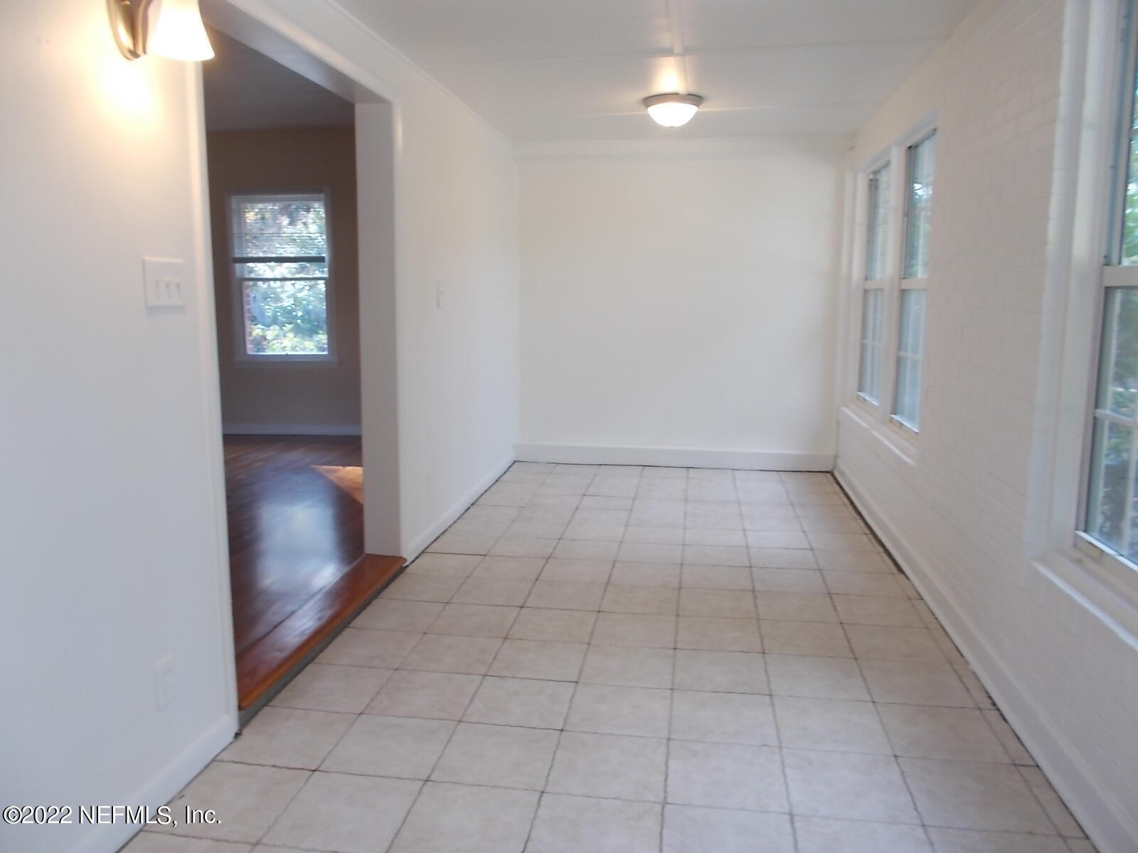 5738 Cruz Road Jacksonville, FL 32207 - Photo 8 of 22 Front Entry Room