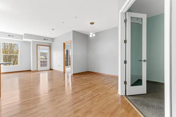 $269,000 | 460 Ford Road, Unit 203, St. Louis Park, MN 55426