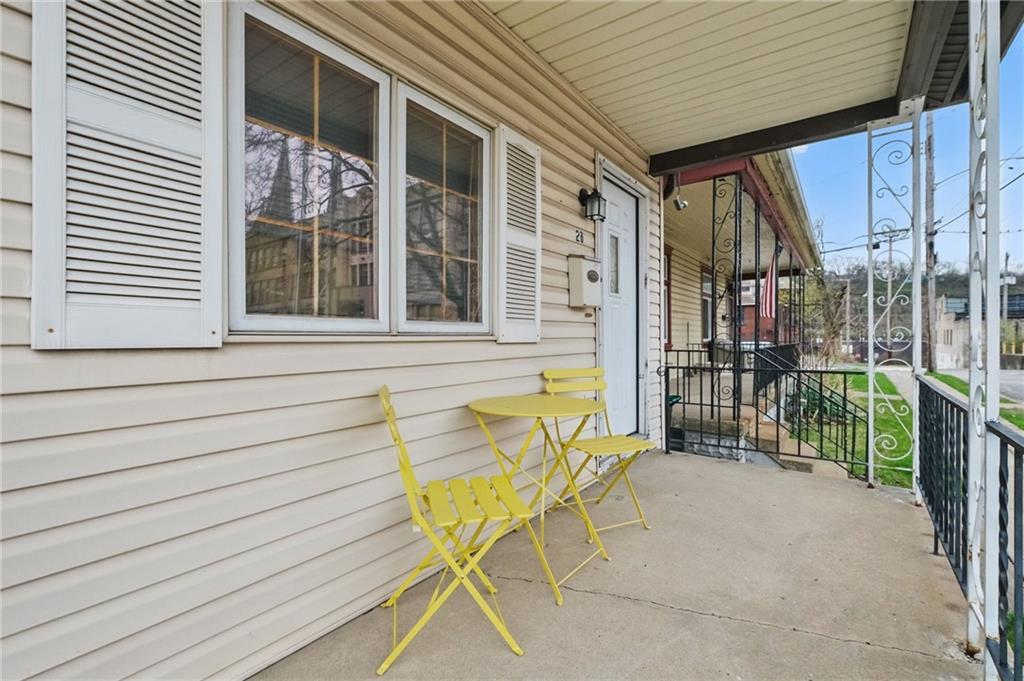 26 May Avenue McKees Rocks, PA 15136 - Photo 4 of 28