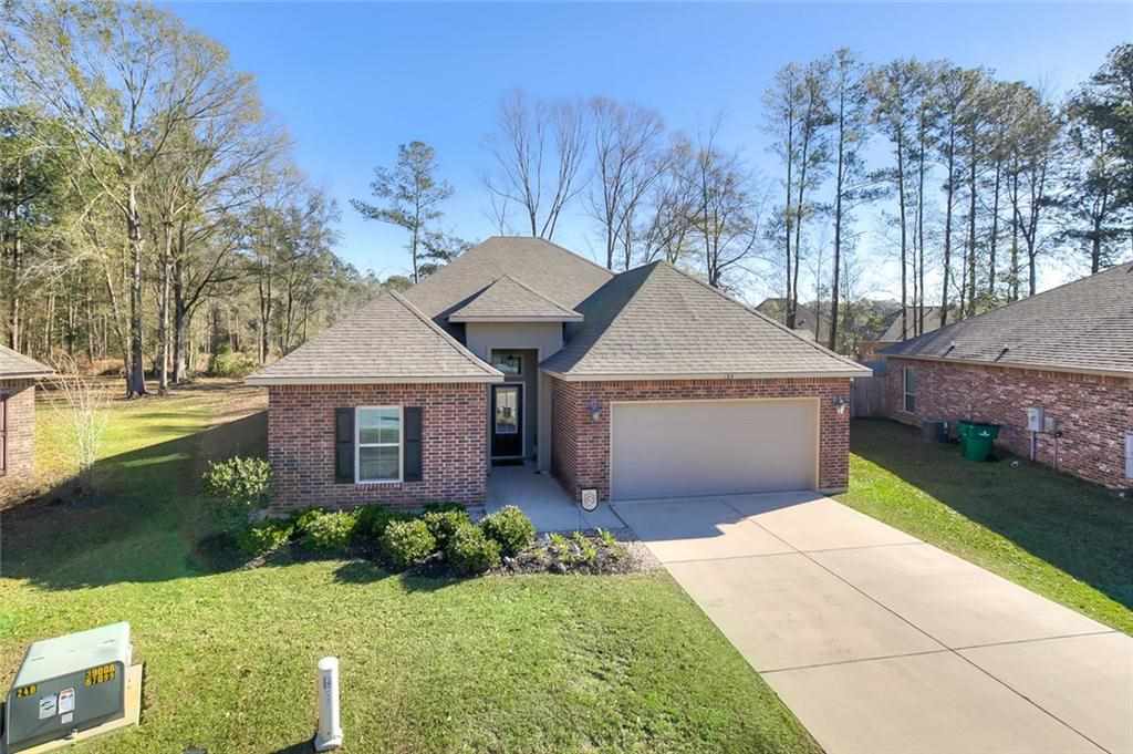 136 Meadow Spring Place Covington, LA 70435 - Photo 2 of 18