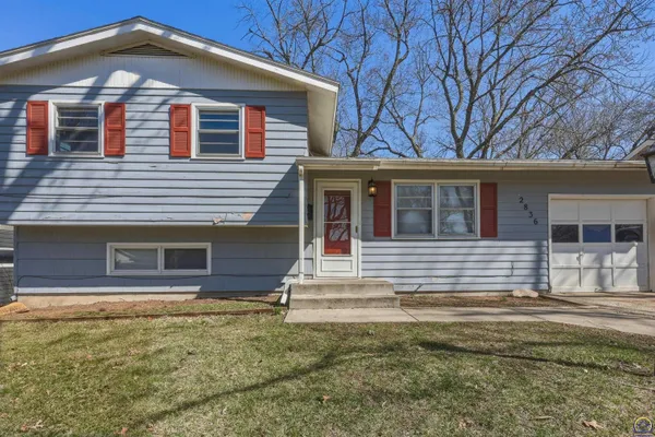 $130,000 | 2836 Southwest Sunset Road, Topeka, KS 66614