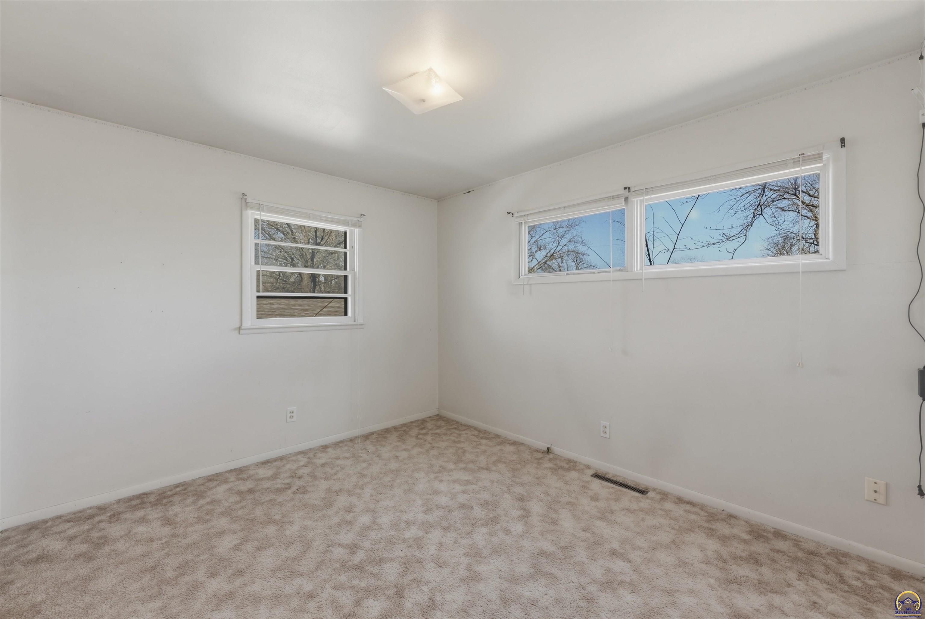 2836 Southwest Sunset Road Topeka, KS 66614 - Photo 18 of 25