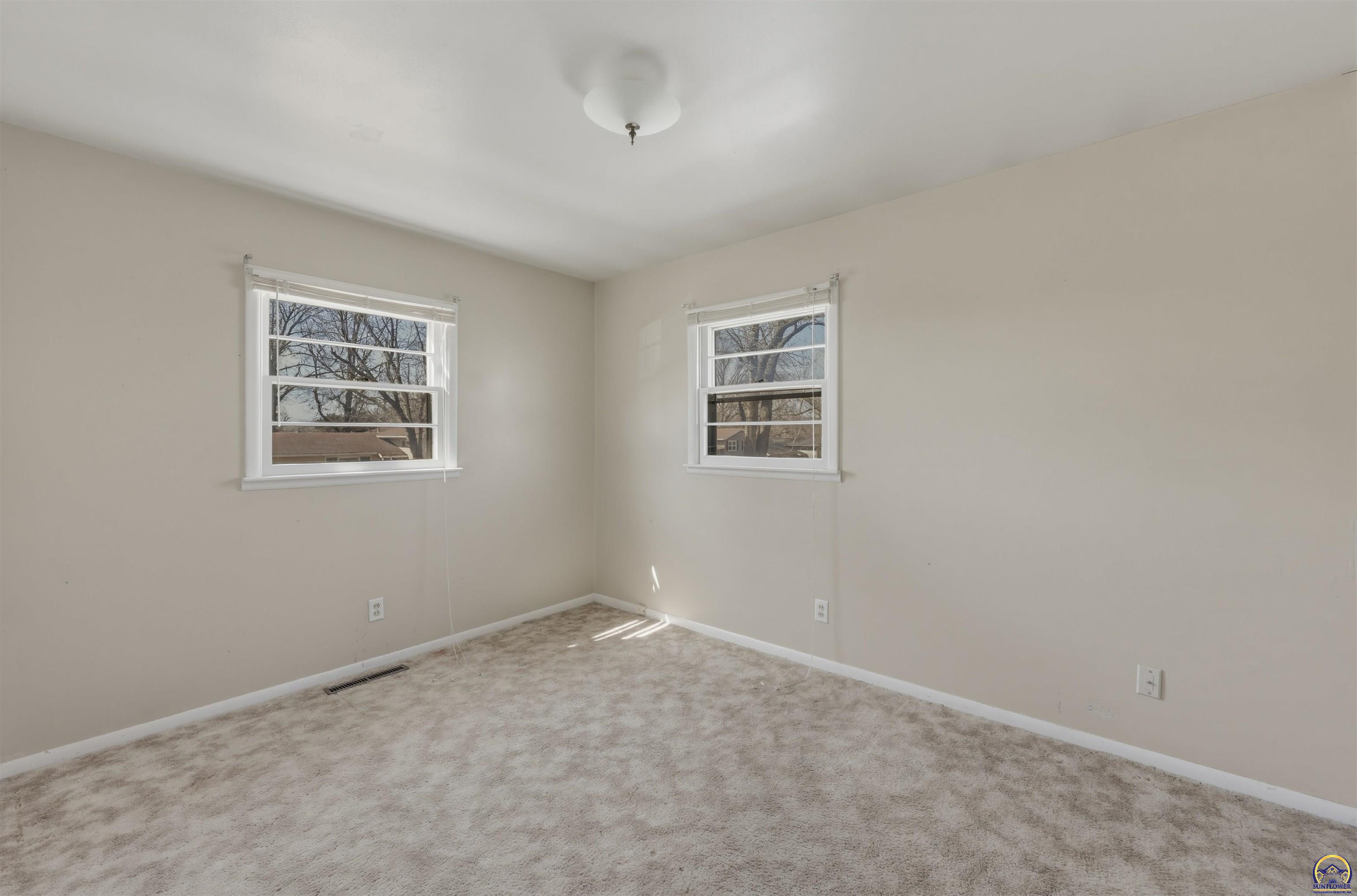 2836 Southwest Sunset Road Topeka, KS 66614 - Photo 20 of 25