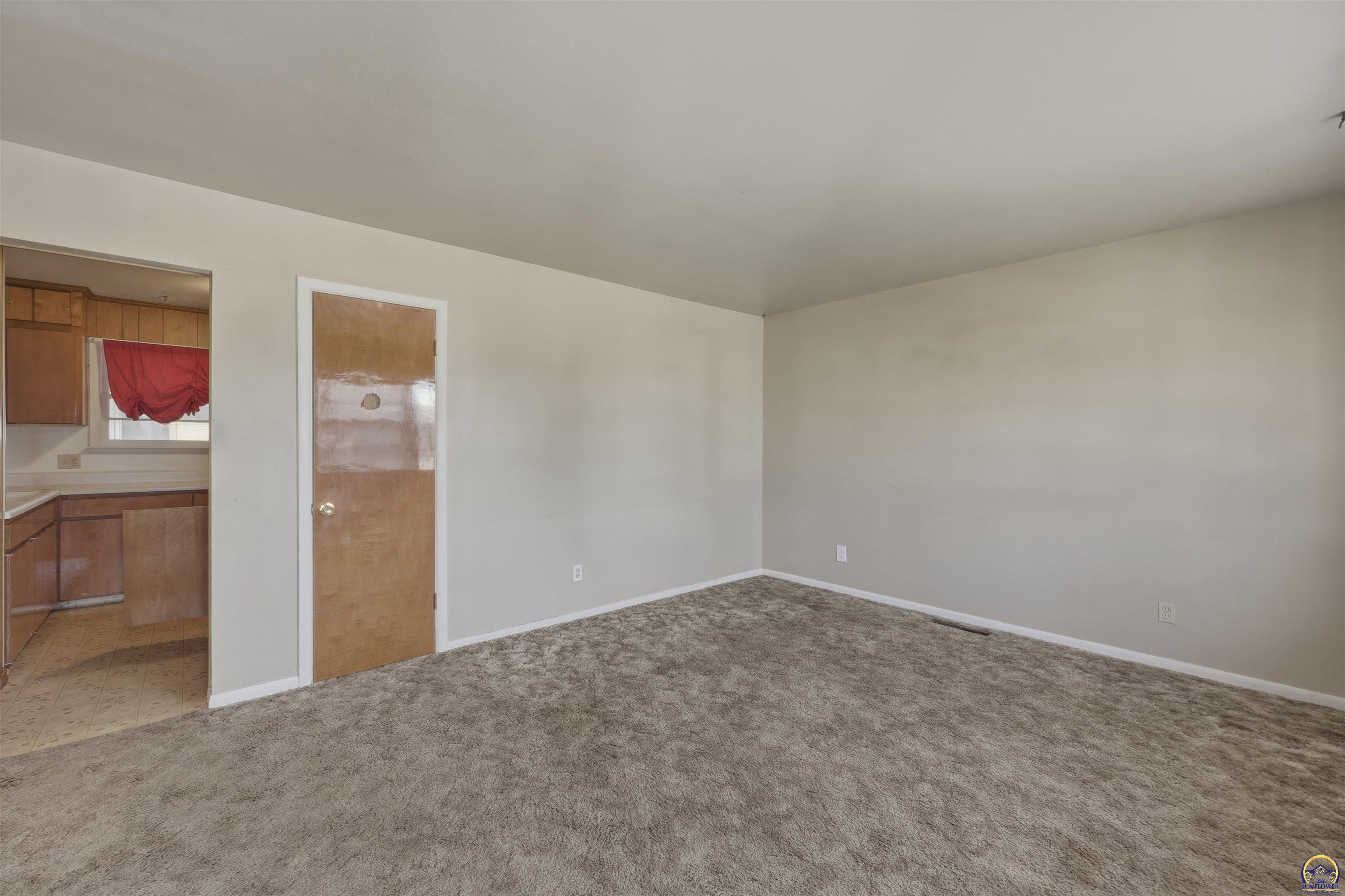 2836 Southwest Sunset Road Topeka, KS 66614 - Photo 3 of 25