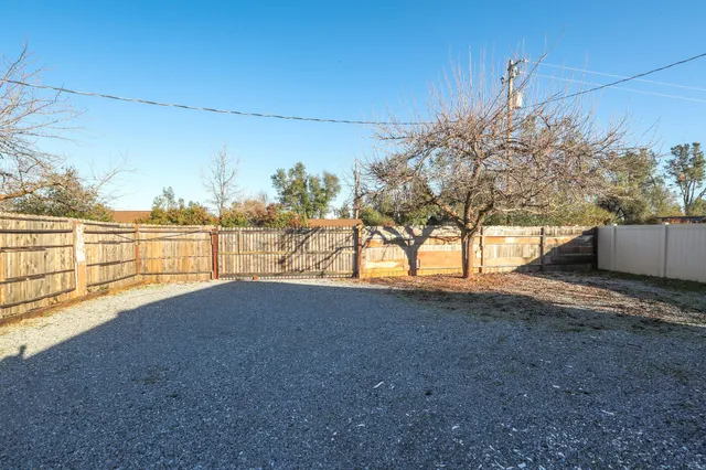 $380,000 | 17405 Maryann Lane, Anderson, CA 96007