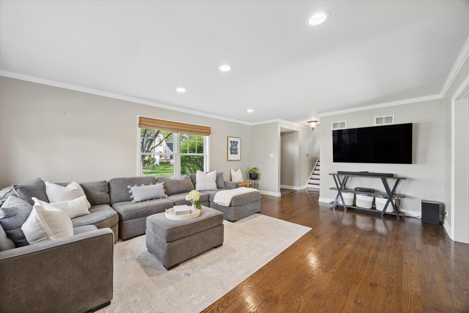 258 Crest Road Glen Ellyn, IL 60137 - Photo 7 of 40 Gallery Image 7