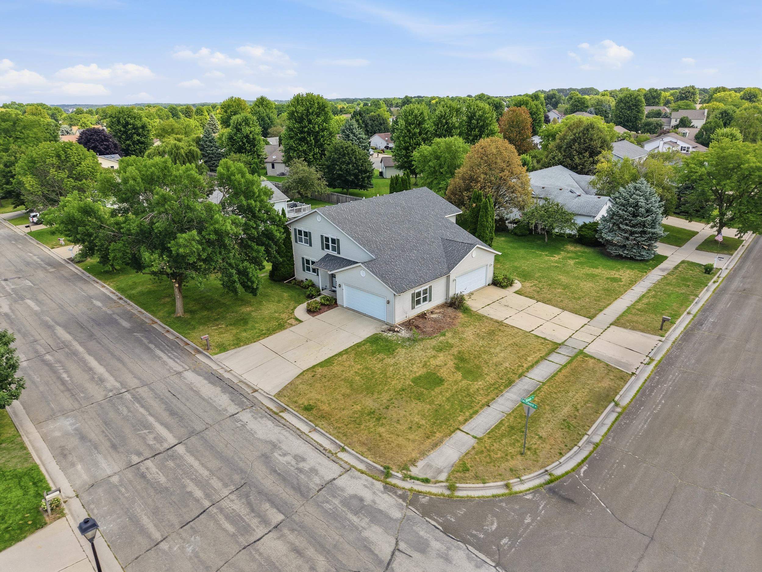 2348 Steven Street Sun Prairie, WI 53590 - Photo 2 of 33 Gallery Image 2