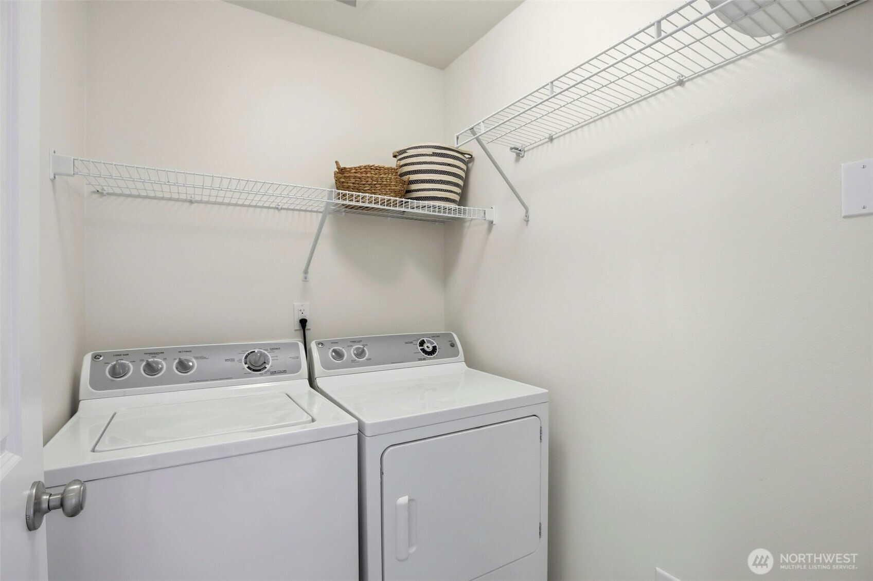 3662 London Loop Northeast Lacey, WA 98516 - Photo 33 of 40 a utility room with dryer and washer
