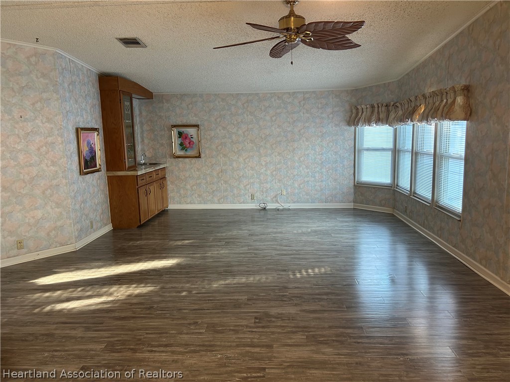 337 Hickory Ridge Drive Sebring, FL 33876 - Photo 46 of 48 a view of a livingroom with wooden floor