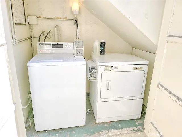 $2,000 | 146 North Hamilton Drive, Unit A, Beverly Hills, CA 90211