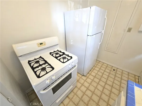 $1,795 | 146 North Hamilton Drive, Unit A, Beverly Hills, CA 90211