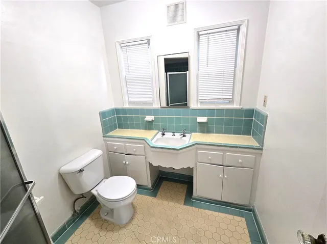 $2,000 | 146 North Hamilton Drive, Unit A, Beverly Hills, CA 90211