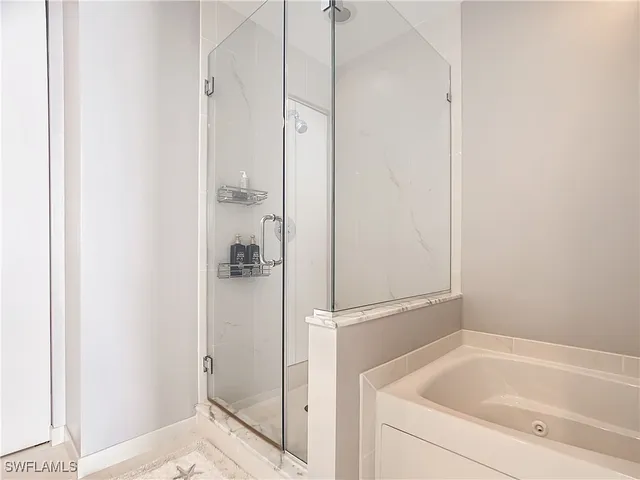 $3,000 | 3000 Oasis Grand Boulevard, Fort Myers, FL 33916