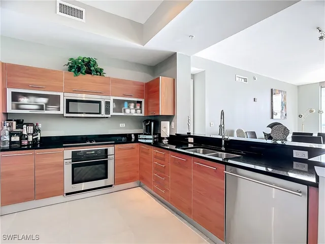 $3,000 | 3000 Oasis Grand Boulevard, Fort Myers, FL 33916