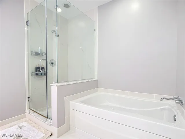 $3,000 | 3000 Oasis Grand Boulevard, Fort Myers, FL 33916