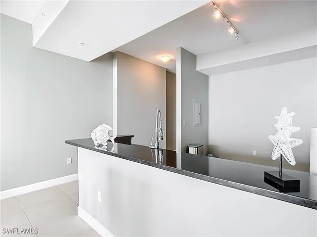 $3,000 | 3000 Oasis Grand Boulevard, Fort Myers, FL 33916