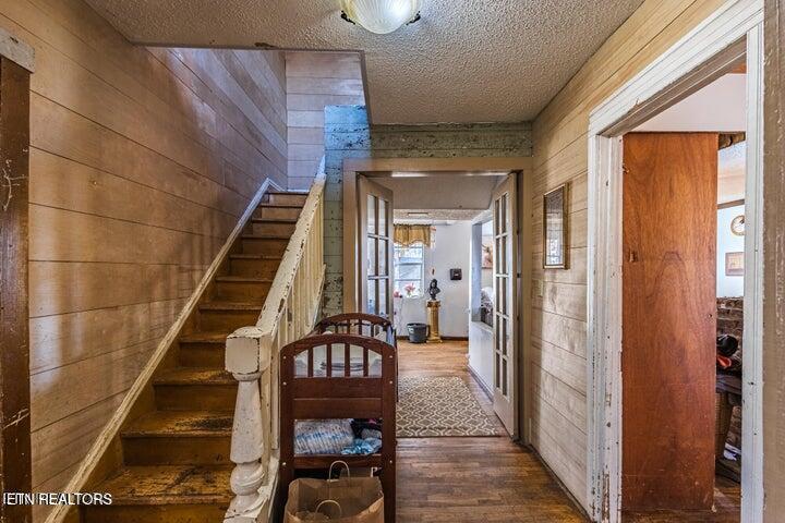 359 Depot Street Vonore, TN 37885 - Photo 11 of 19 Hallway