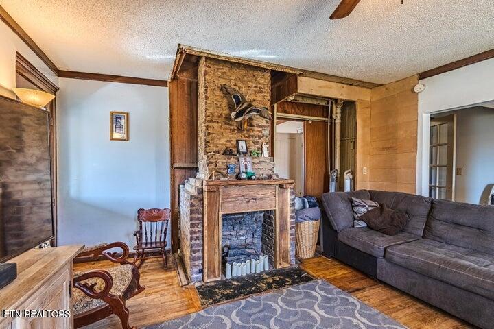 359 Depot Street Vonore, TN 37885 - Photo 4 of 19 Living Room