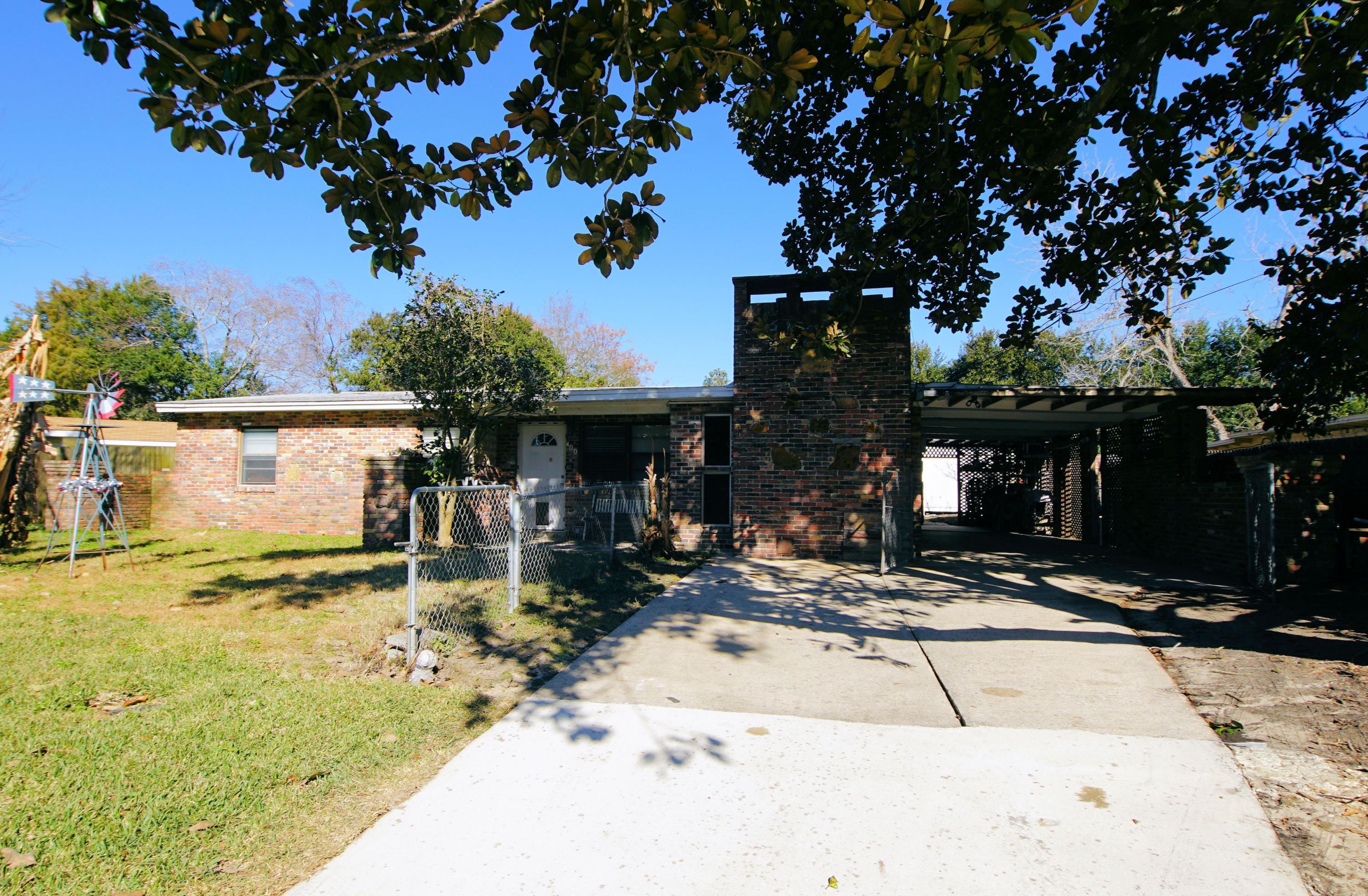 01_400WestminsterFrt991
