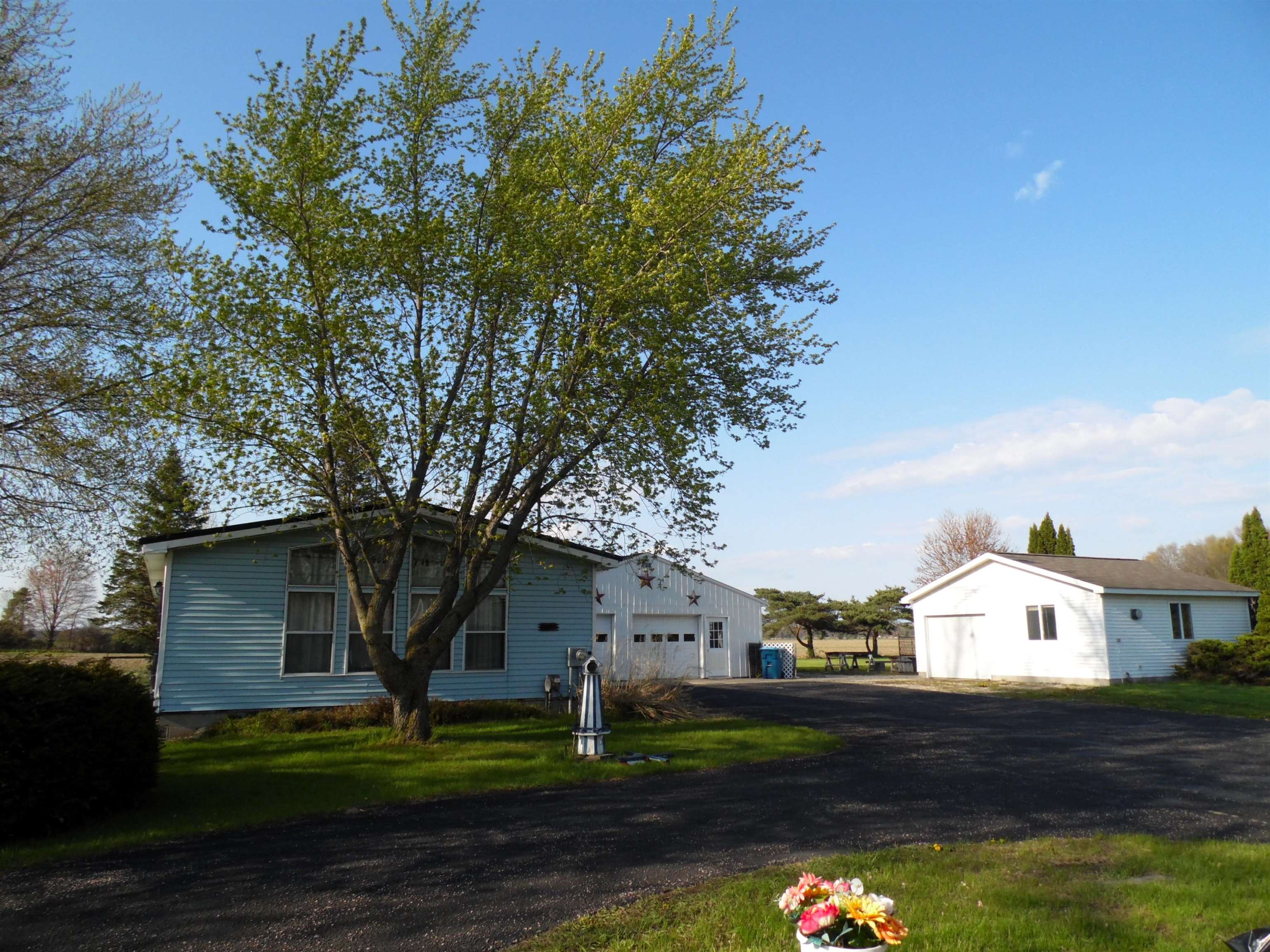 811 Graham Road Coleman, MI 48618 - Photo 3 of 78