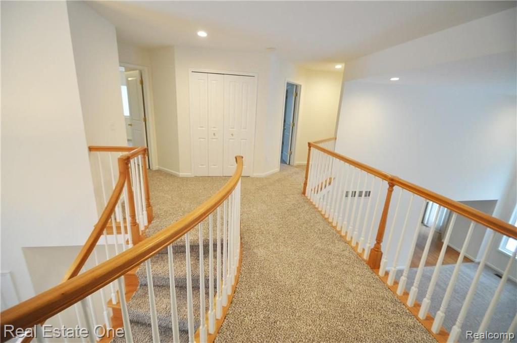 331 Mystic Valley Rochester, MI 48307 - Photo 21 of 39