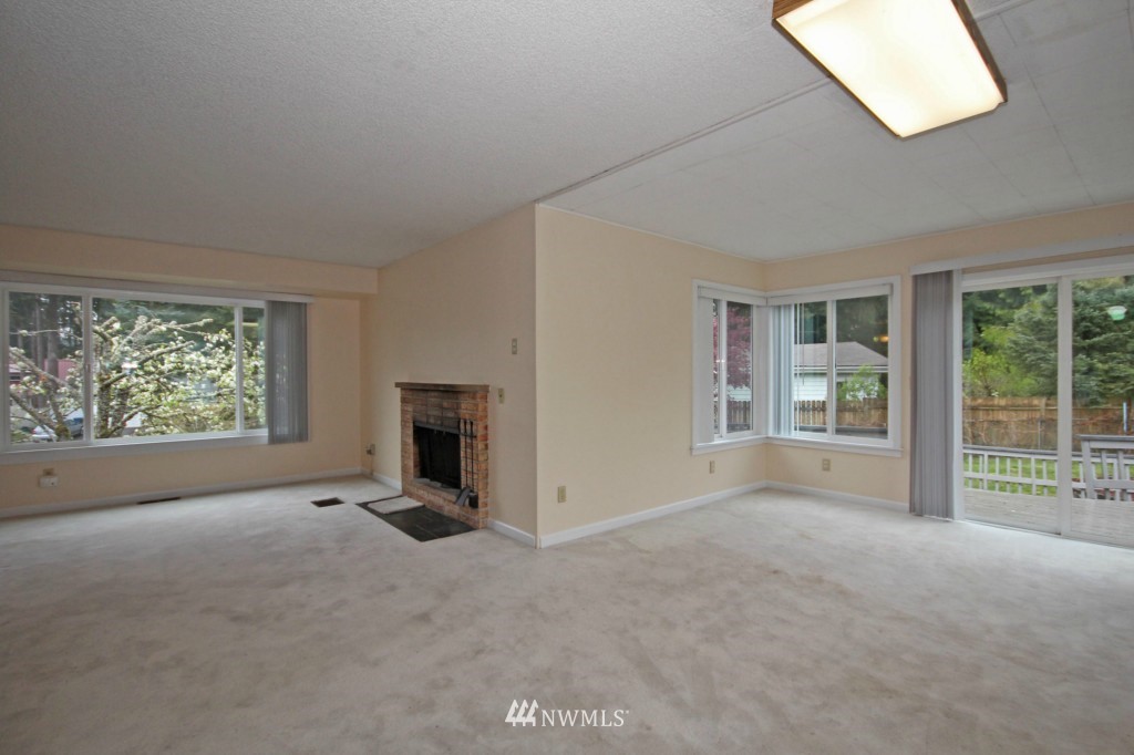 14631 Southeast 140th Street Renton, WA 98059 - Photo 3 of 14