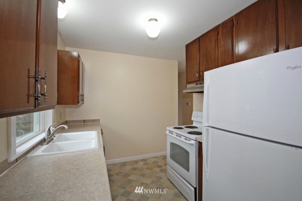 14631 Southeast 140th Street Renton, WA 98059 - Photo 5 of 14