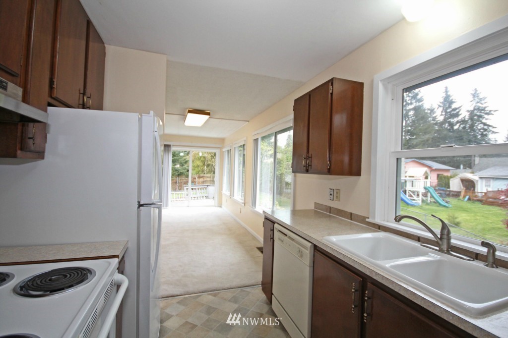 14631 Southeast 140th Street Renton, WA 98059 - Photo 6 of 14