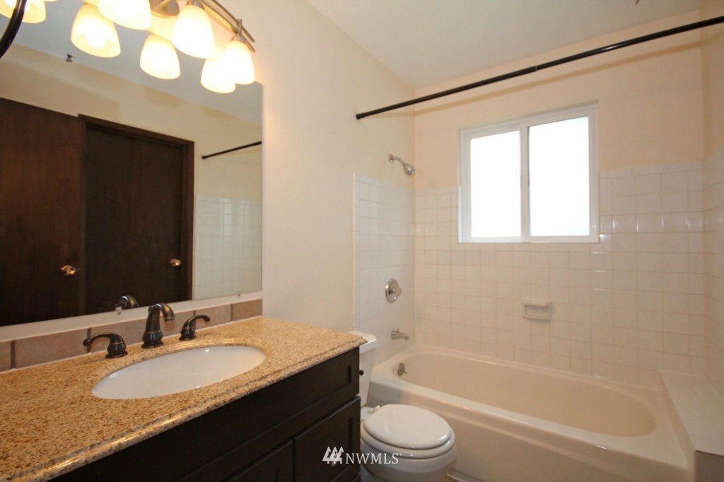 14631 Southeast 140th Street Renton, WA 98059 - Photo 8 of 14