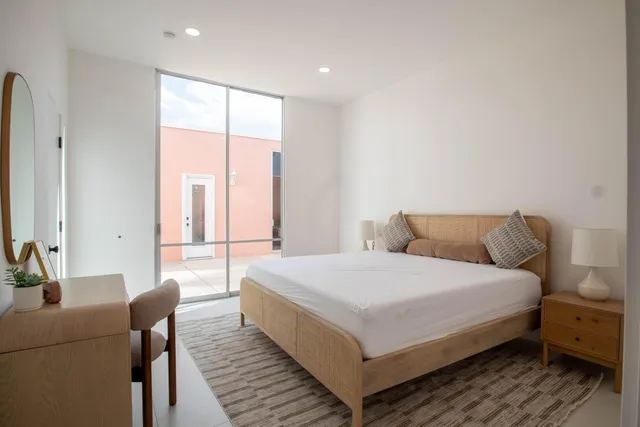 $1,350,000 | 46860 Amir Drive, Palm Desert, CA 92260