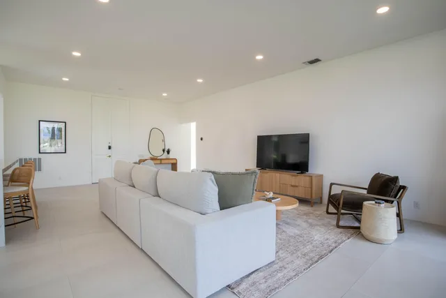 $1,350,000 | 46860 Amir Drive, Palm Desert, CA 92260